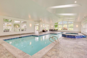Private Pond and Indoor Pool Grand Arlington Villa!